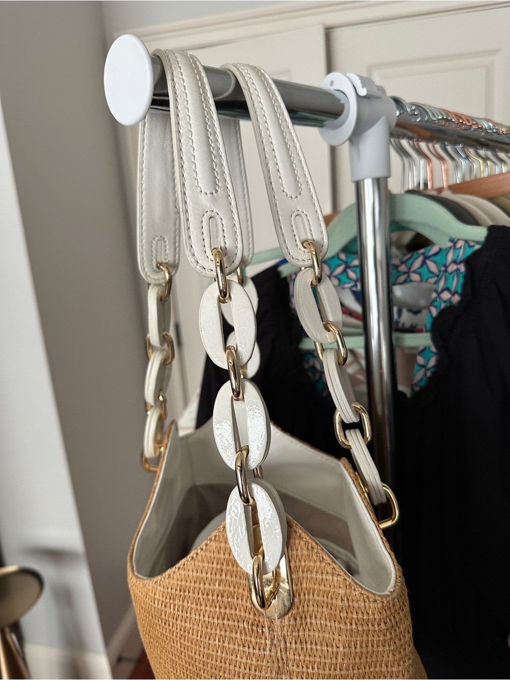 NWT Michael Kors Tan Woven Shoulder Bag with Cream Trim - Picture 4 of 10